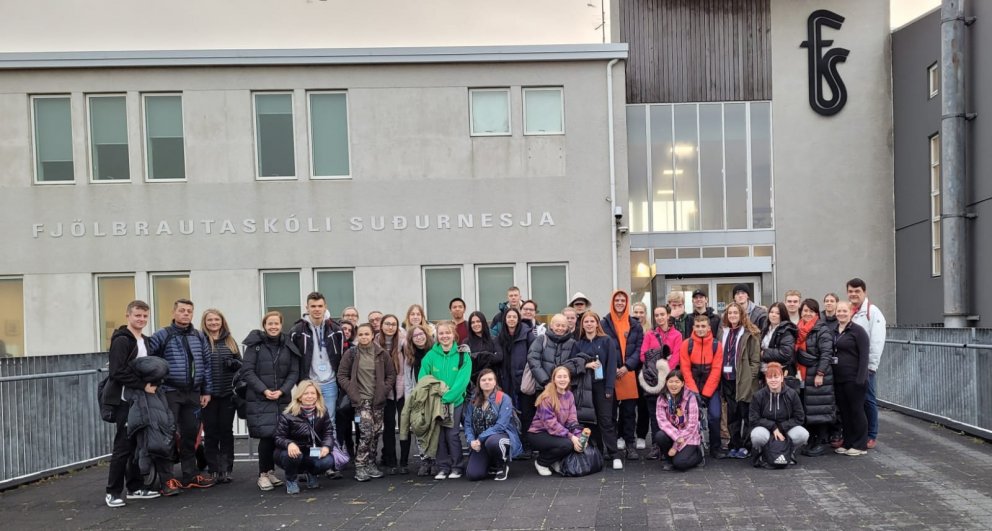Hópurinn allur við Fjölbrautaskóla Suðurnesja