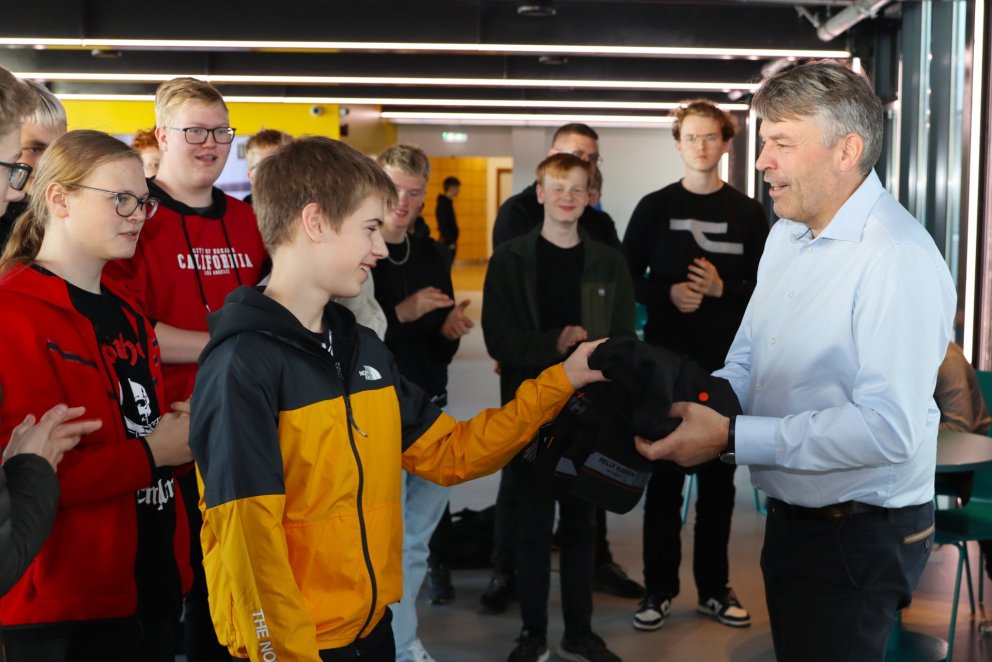 Rafiðnnemar fengu vinnubuxur