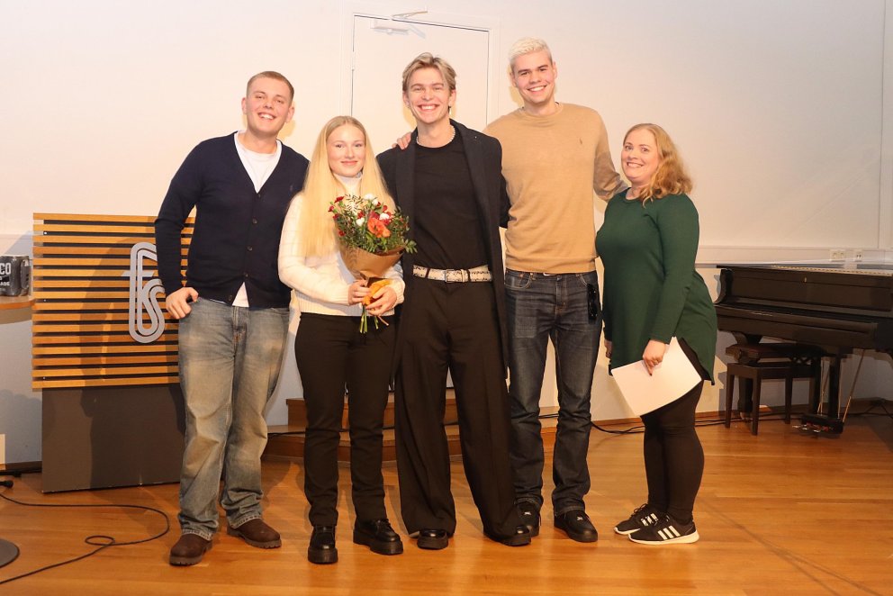 Elín Snæbrá vann Hljóðnemann