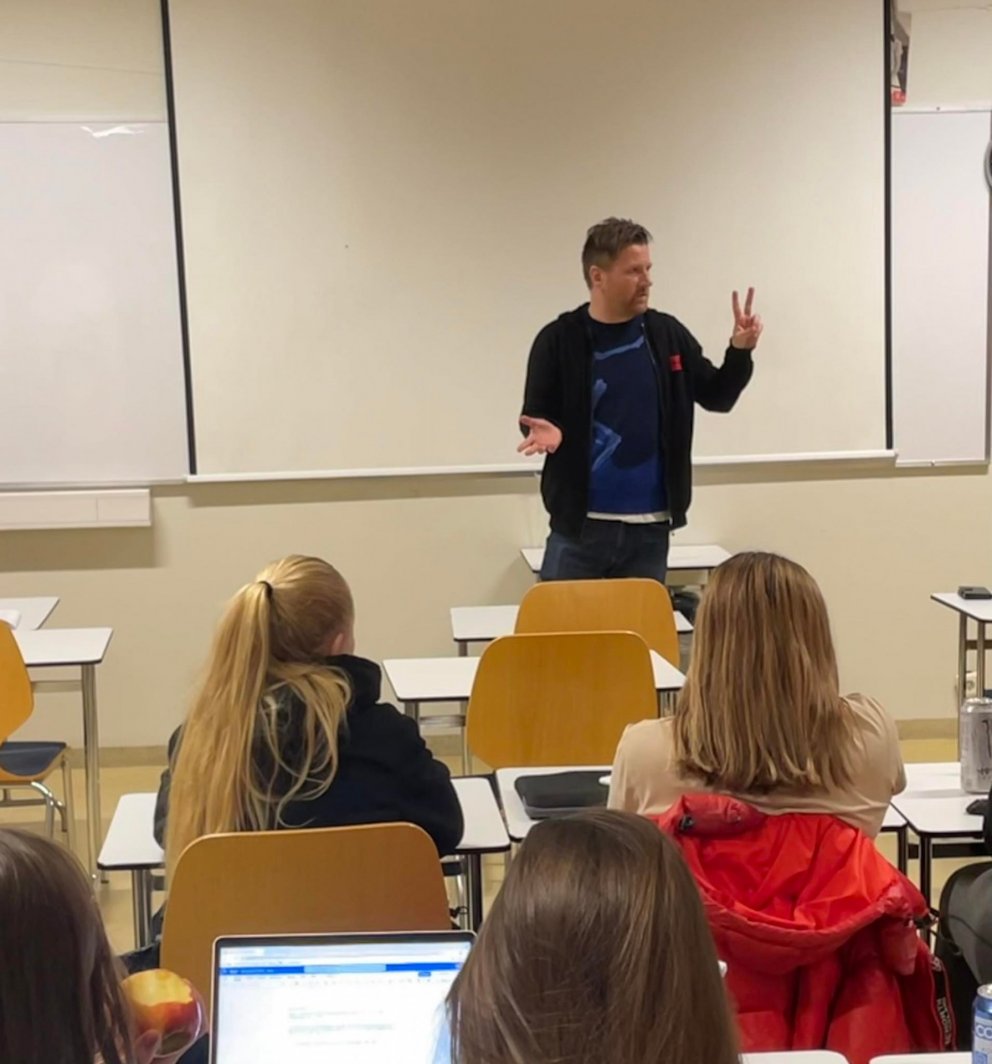 Heimsókn og fjölmiðlaumræður