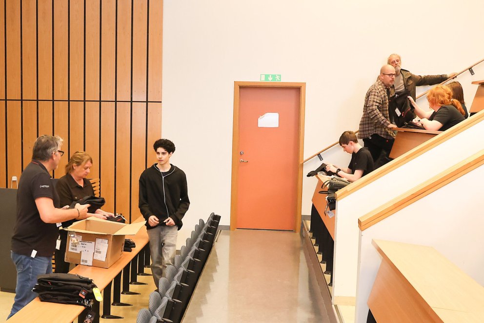 Rafiðnnemar fengu vinnubuxur