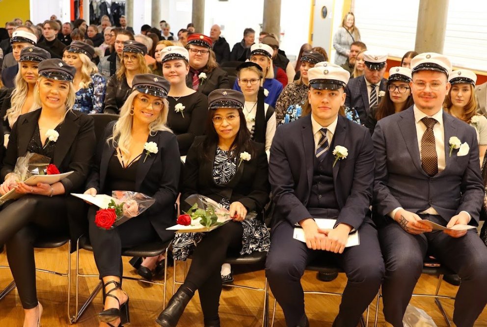 Myndir og upptaka frá útskrift