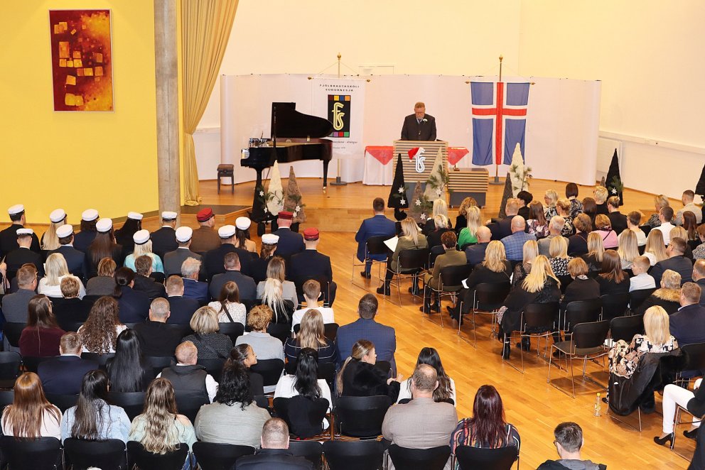 Frá útskrift haustannar