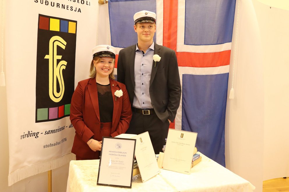 Viðurkenningar á útskrift