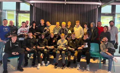 Vegleg gjöf til rafiðnadeildar