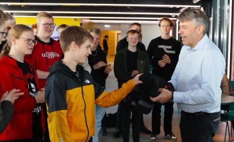 Rafiðnnemar fengu vinnubuxur