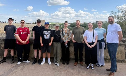 Nemendur í rafvirkjun og húsasmíði í Córdoba