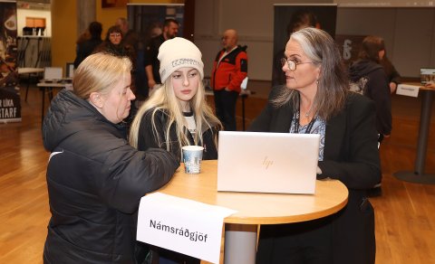 Frá opnu húsi fyrir grunnskólanemendur