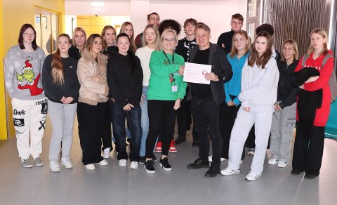 Slaufustyrkur afhentur