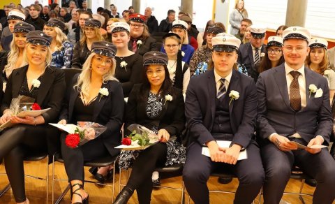 Myndir og upptaka frá útskrift