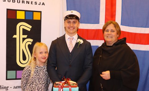 Viðurkenningar á útskrift