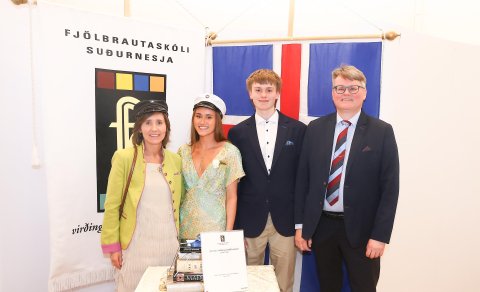 Viðurkenningar á útskrift